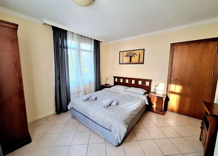 Marina Sun Sea View Апартамент