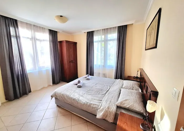 Апартамент Marina Sun Sea View Созопол