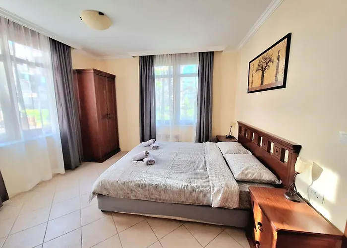 Апартамент Marina Sun Sea View